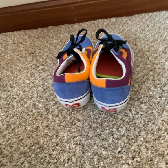 Colored vans - Picture 3 of 5